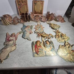 1979 Merrimack Publ. Corp Garland Angel Ornaments Made in Hong Kong.